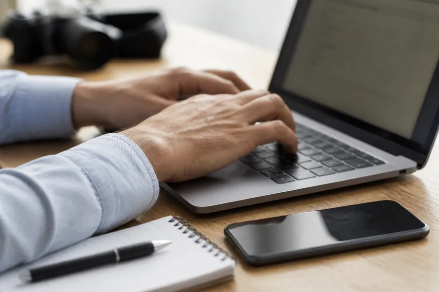 Pitching journalists — The School of News